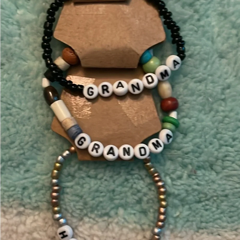 Bead bracelets - Picture 3 of 7